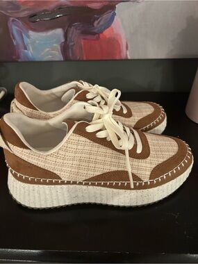 Women’s Cream & Brown Platform Lace-Up Sneakers